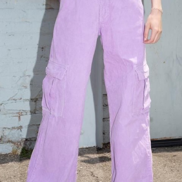 Brandy Melville Tatum Cargo Pants - Picture 2 of 4